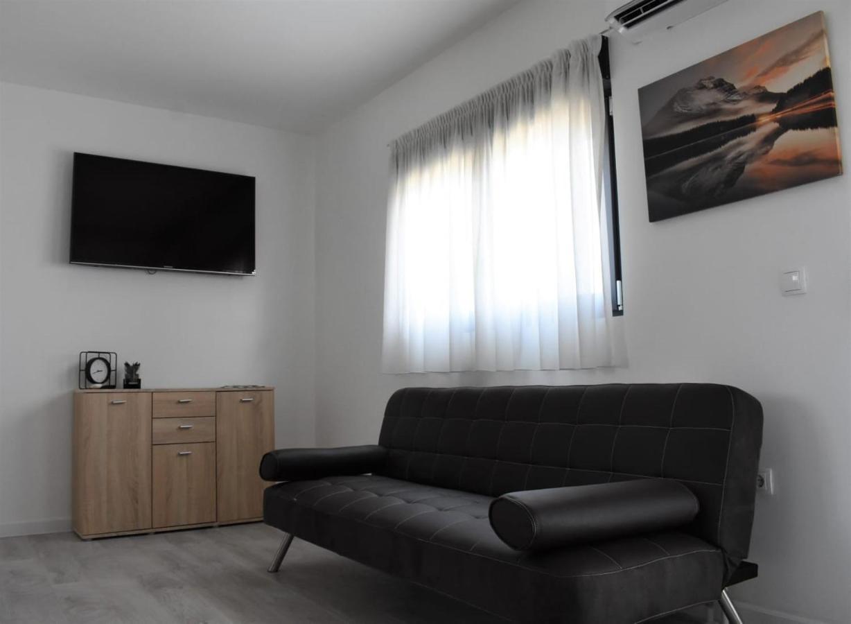 Filipovic Rent A Car & Apartments Selnica Scitarjevska ภายนอก รูปภาพ