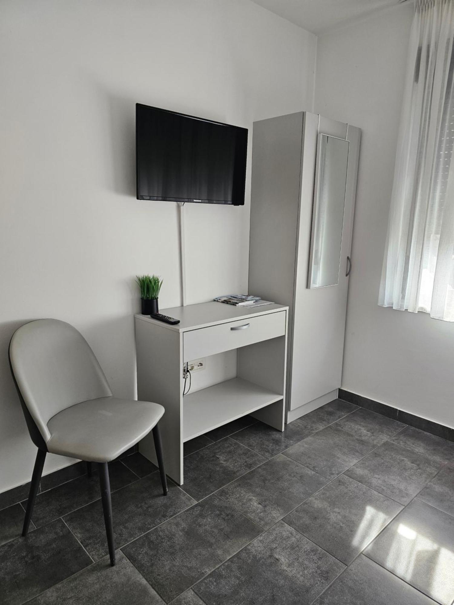 Filipovic Rent A Car & Apartments Selnica Scitarjevska ภายนอก รูปภาพ